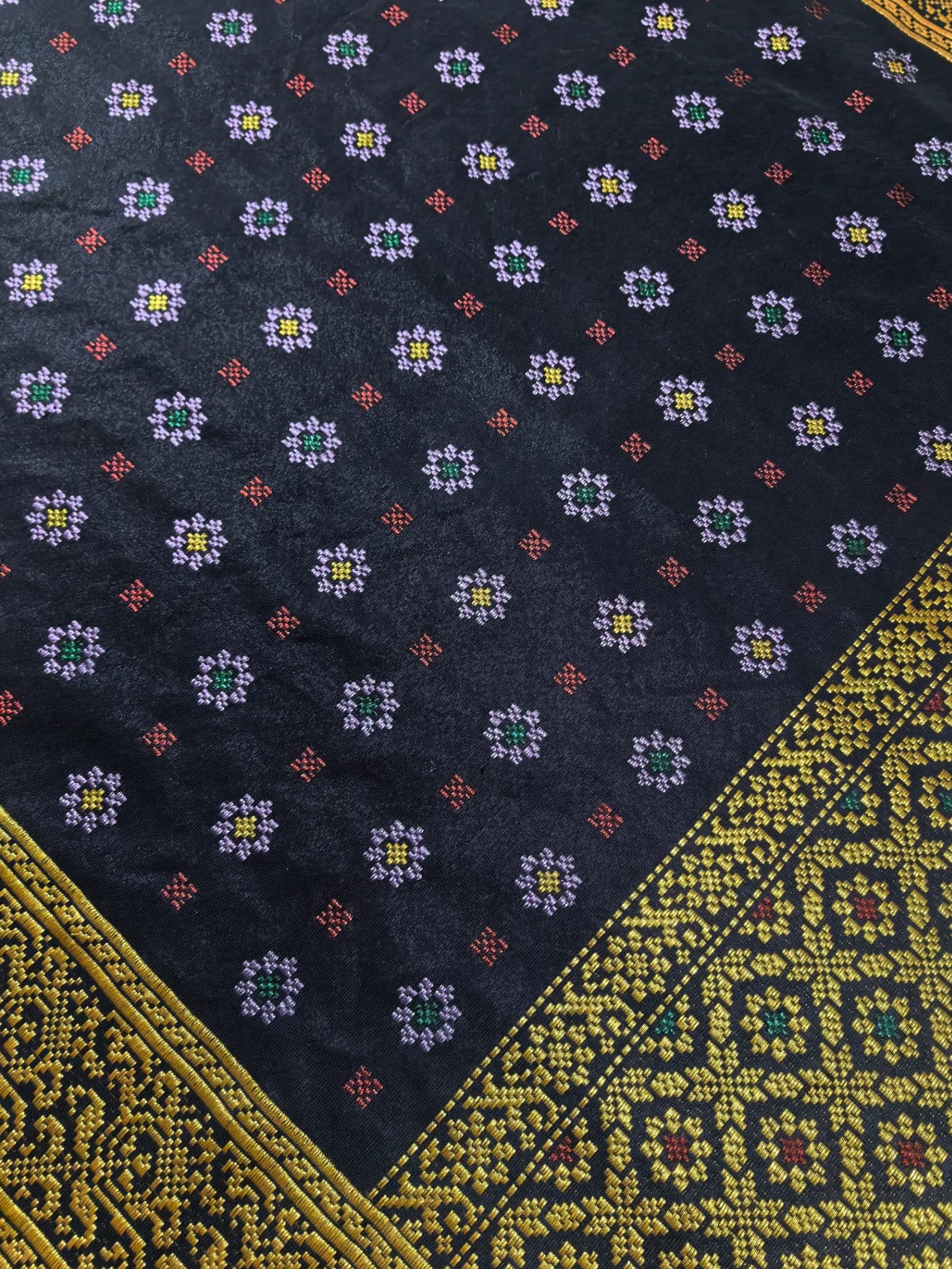 Kain Tenunan Brunei Betabur - Gambar 2
