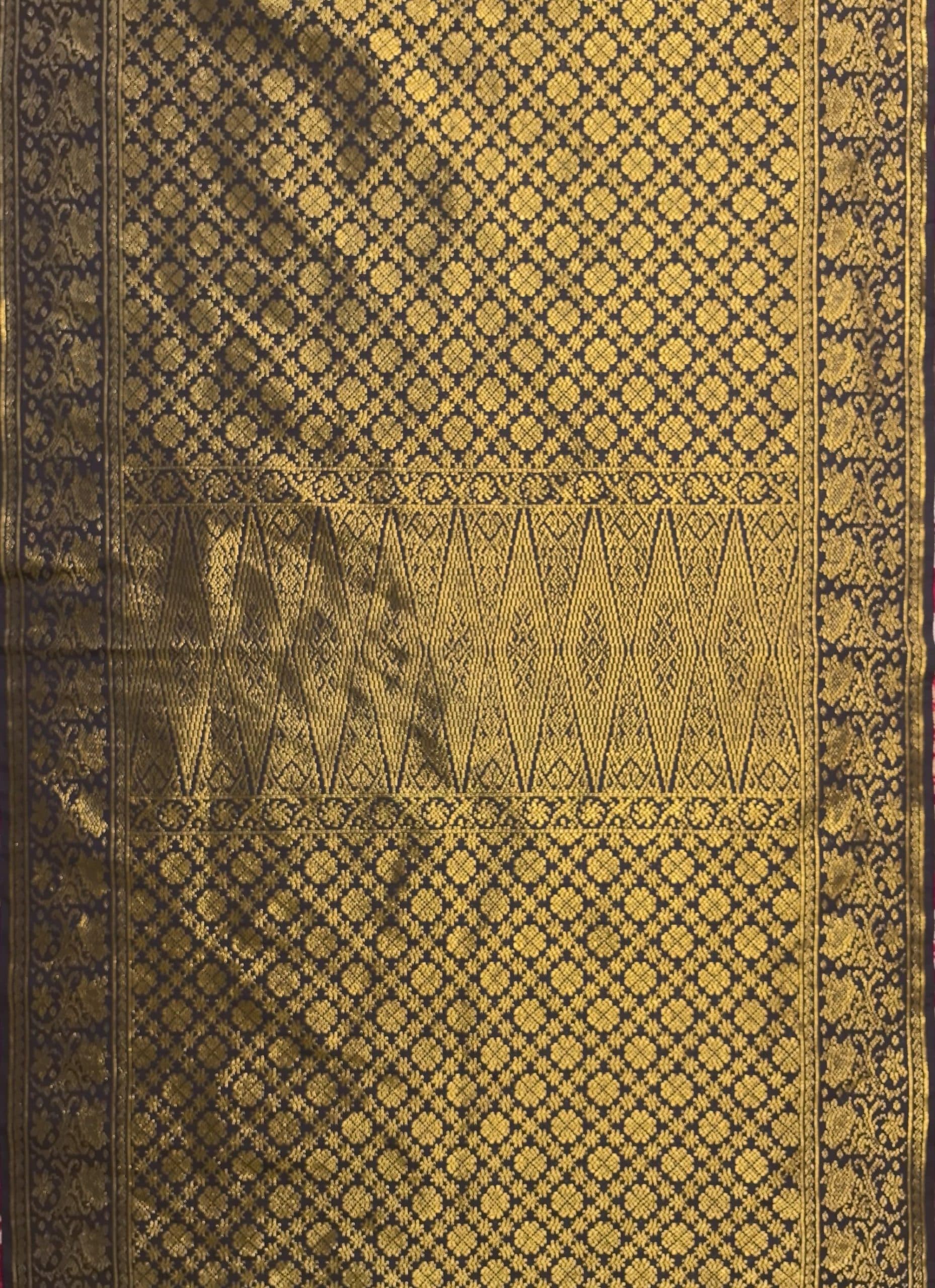 Kain Tenunan Jongsarat - Gambar 1