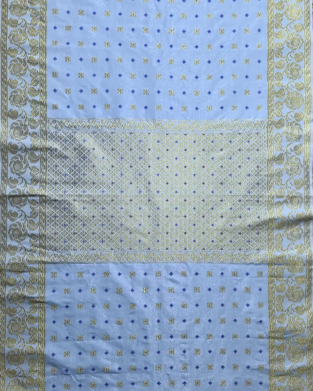 Kain Tenunan Brunei Tabur Rapat