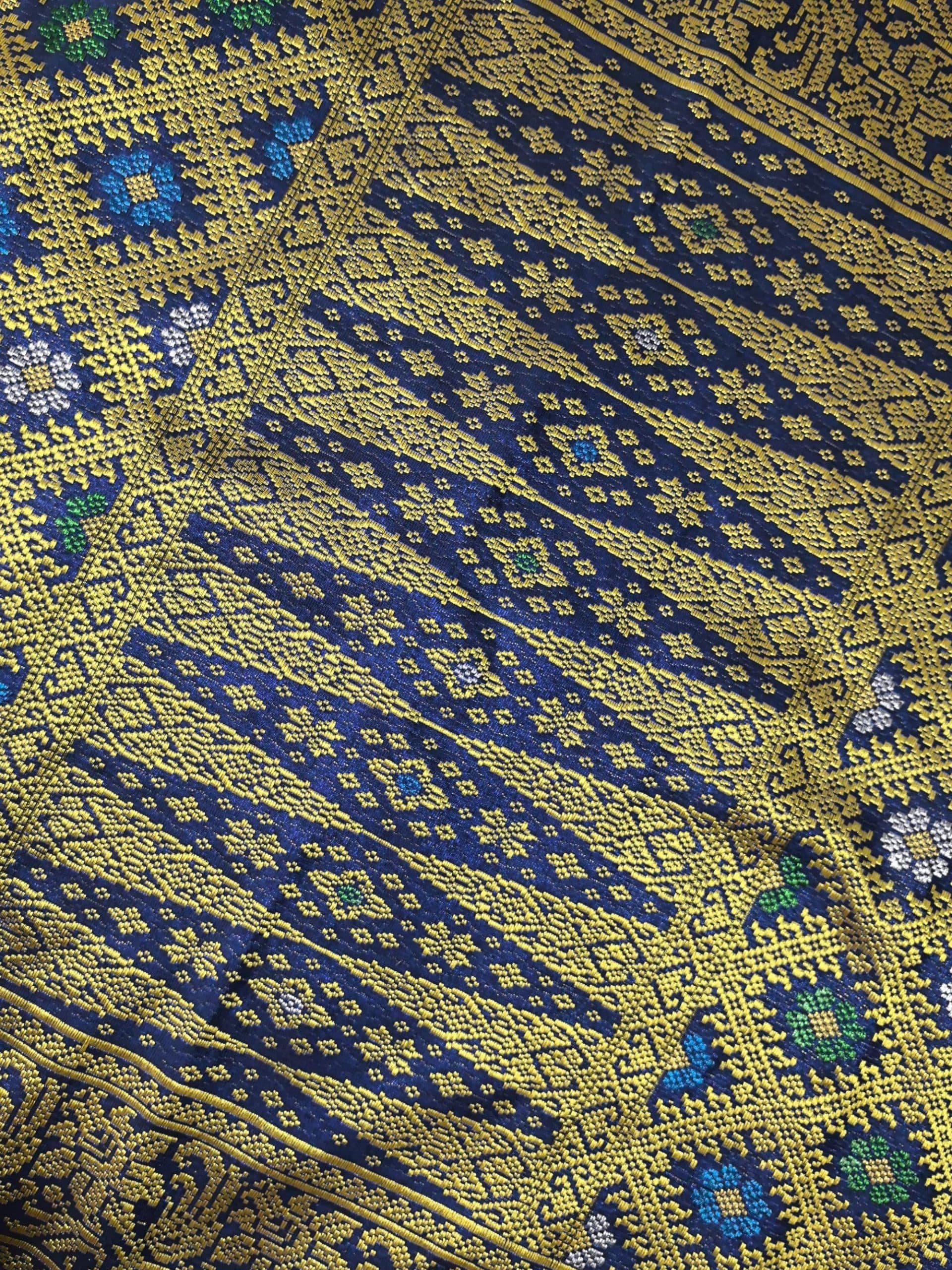 Kain Asli Brunei Silubang Bangsi - Gambar 2