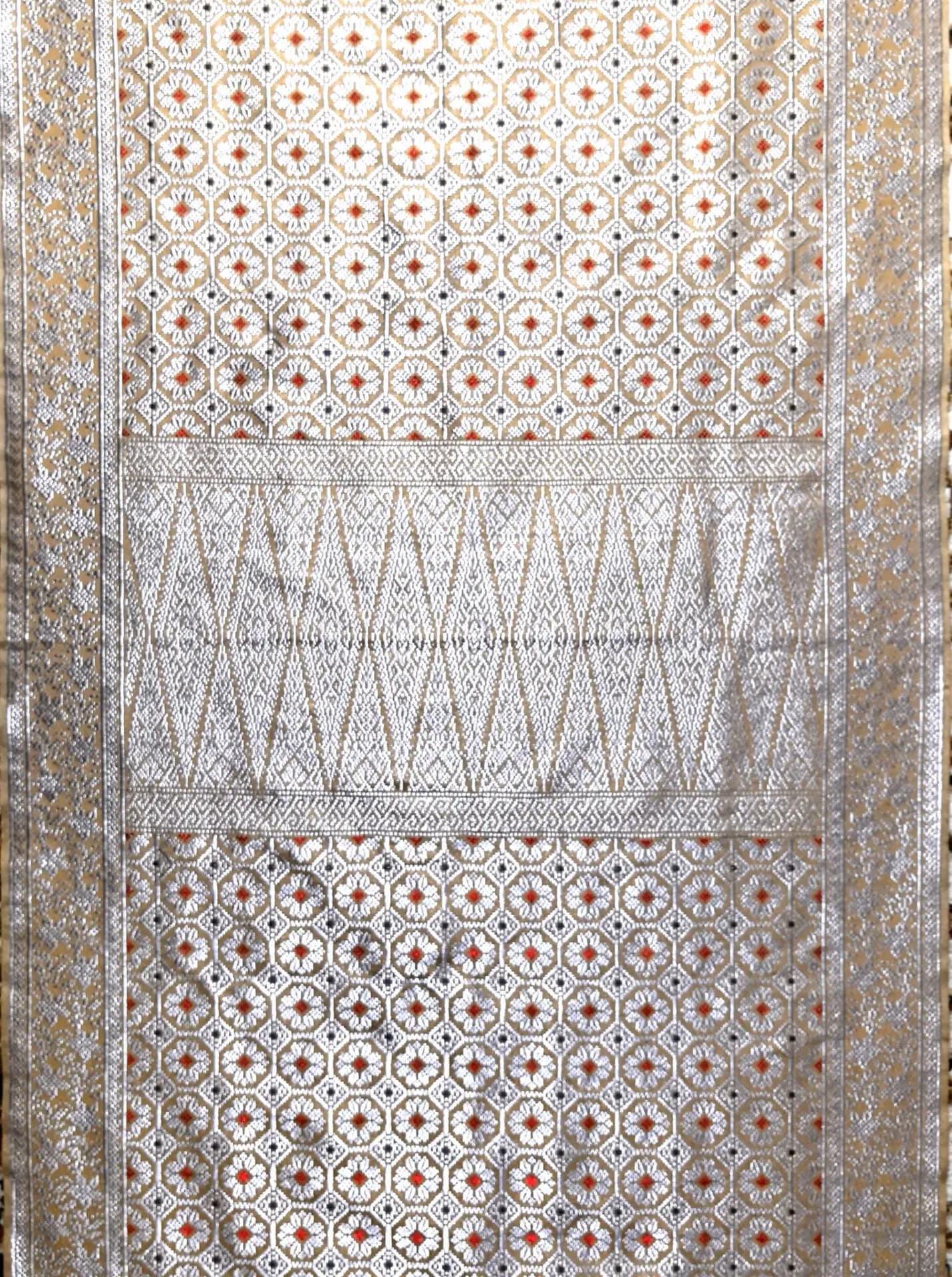 Kain Asli Tenunan Brunei Silubang Bangsi